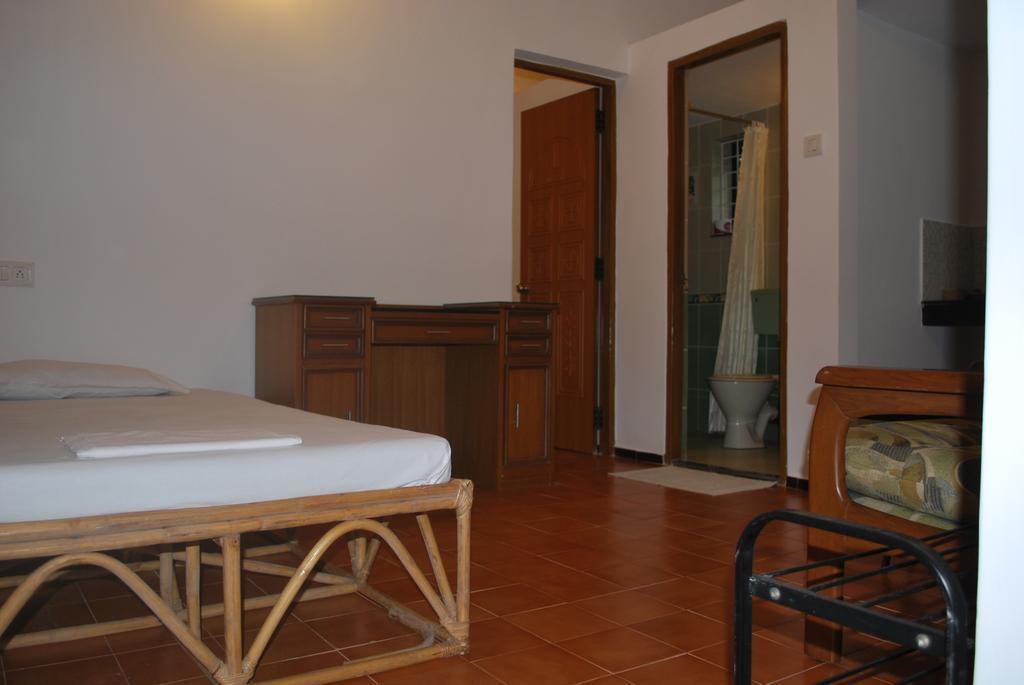 Suite with Pool View